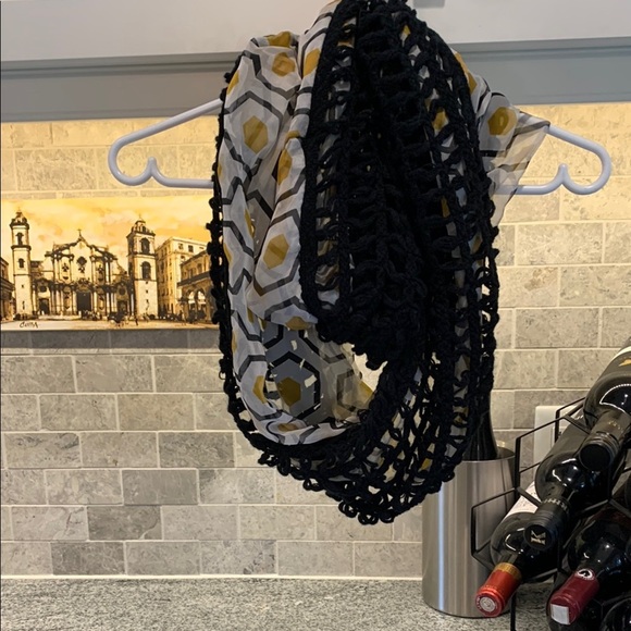 Infinity scarf - Picture 1 of 4